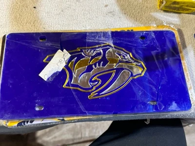 Etiqueta láser de matrícula de corte láser espejado Nashville Predators NHL Foto 1 de 4