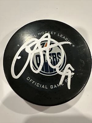 Mike Smith Edmonton oilers Autographed Official Game Puck Signed - Image 1 of 3