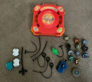 Beyblade Lot Metal Fusion Burst TAKARA TOMY & 2010 Folding Carrying Case - Picture 1 of 11