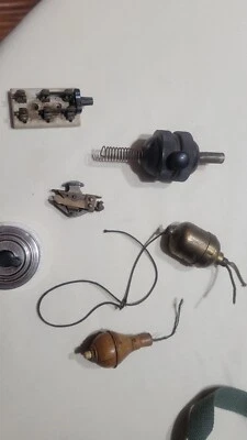 CA 1900 COLECCIÓN DE PRIMEROS INTERRUPTORES ELÉCTRICOS REDONDOS H&H MÁS Foto 1 de 4