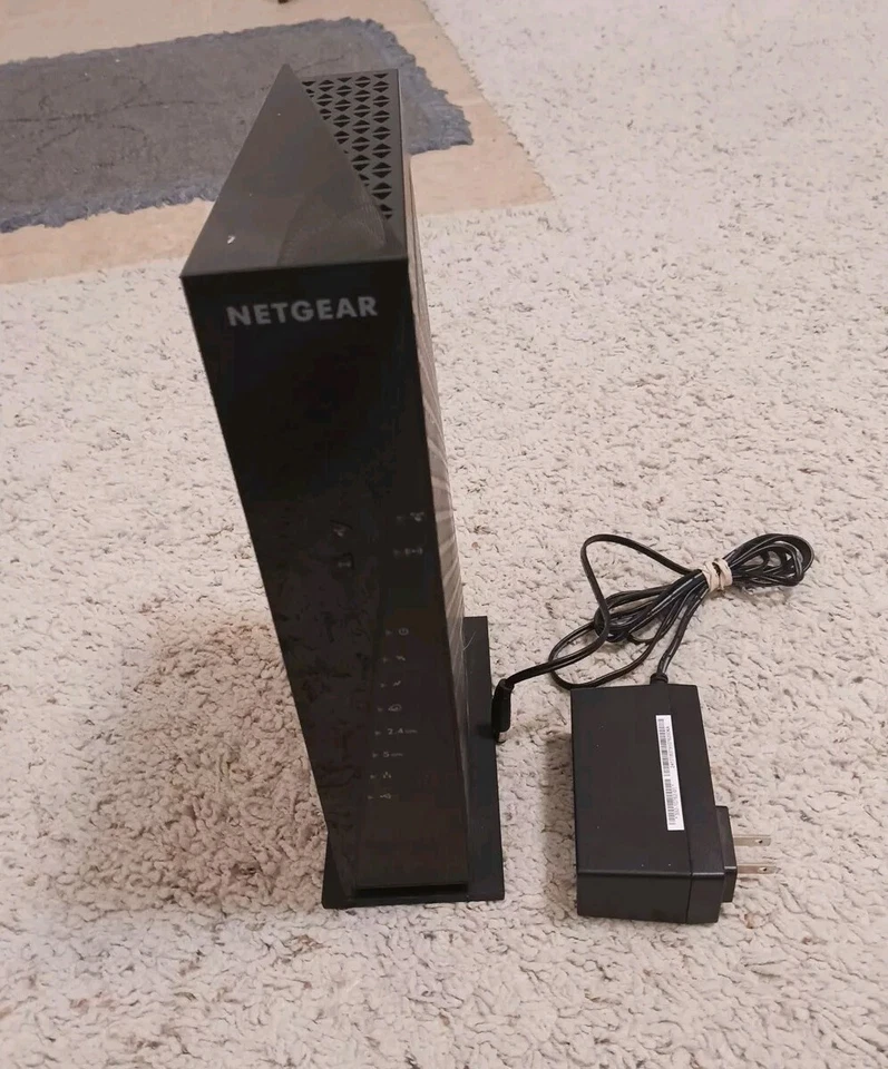 Netgear M1 CAV 1 Dual Band Wireless Router  Model MU42-3120350-A1 W/ Power cord - Image 1 of 4