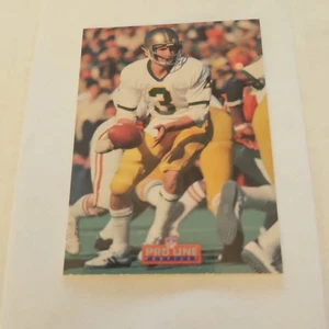 1993 Pro Line Profiles Football #561 Joe Montana - Picture 1 of 2