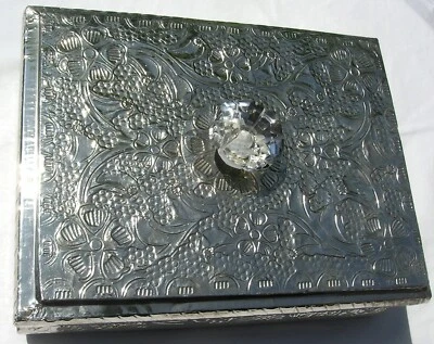 💥DECORATIVE BOX FLORAL METAL PLUMO ANTHROPOLOGIE GRAHAM AND GREEN OLIVER BONAS - Image 1 of 2