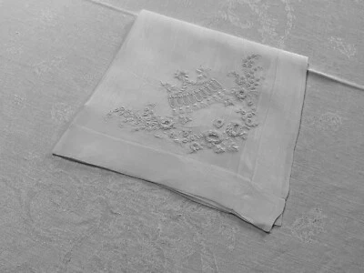 Linge ancien Mouchoir De Mariage Richement Brodé 1800/1900 Napoleon lll - Photo 1/4