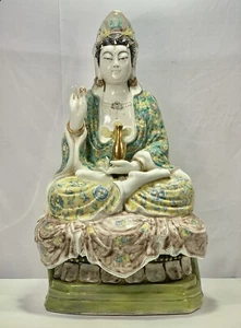 Large Chinese Qing Dynasty Famille Verte Guanyin - Picture 1 of 23