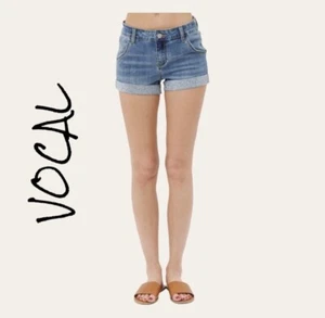 WOMEN’S VOCAL DENIM JEAN SHORTS WITH DIAMOND STUDDING ON CUFF SIZE X-LARGE - Picture 1 of 12