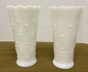 Anchor Hocking Pair Of Teardrop Pearl Scalloped Milk Glass Vase 7" - Picture 1 of 1