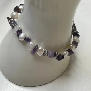 lila Perlenkette Perlen lila weiß Chips Magnetverschluss - Bild 1 von 10