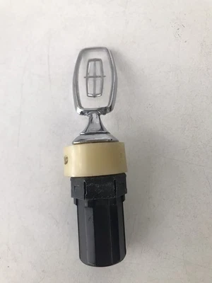 1988 1989 1990 1991 1992 1993 1994 Lincoln Continental hood ornament - Image 1 of 3