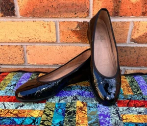 "NEO" Spain Black Patent Leather Ballet Flats. Low wedge. EU40/AU9 Clean & EC - Picture 1 of 10