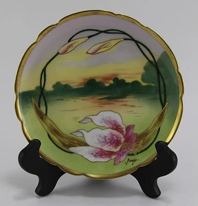 Beautiful Limoges Plate Hand Painted with Lilies - Signed Barin - Mavaleix, Mand - Bild 1 von 8