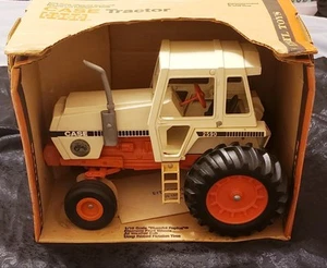 1979 ERTL 1/16 Case Tractor 2590 w/rare White Steps Collector Series #1 In Box - Picture 1 of 12