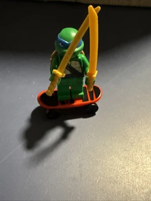 LEGO Teenage Mutant Ninja Turtles TMNT Leonardo Minifigure! - Image 1 of 4