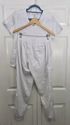 Blusa Médica y Pantalones Médicos Adar Pro Modernos para Mujer Modernos Cuello en V Talla Pequeña Blanca Foto 1 de 4