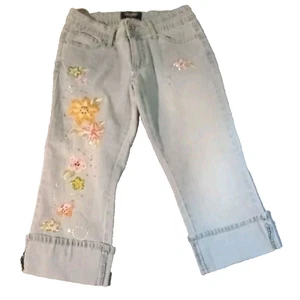 Angels Juniors Light Wash Denim Y2K Embroidered Floral Fairy Crop Jean 5 Capris - Picture 1 of 6