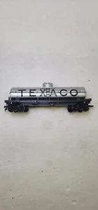 Texaco Oil Tanker Single Dome HO Scale Model Train With Ladders - Vintage - Picture 1 of 4