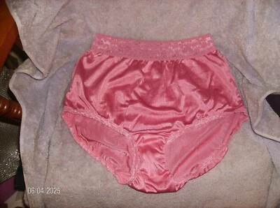 BRAGAS BRILLANTES VINTAGE NUEVAS HANES ROSA NYLON TALLA 7 CON CINTURA DE ENCAJE ENTREPIERNA DE ALGODÓN Foto 1 de 4