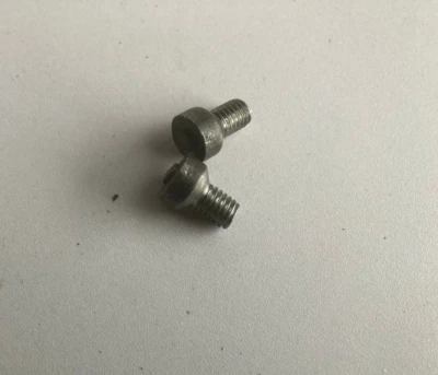 Оригинальная пара болтов крепления замка шлема Honda XL250 S - Изображение 1 из 3