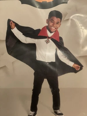 Vampire Cape And Medallion Necklace - Kid’s Vampire Costume Accessories - 1 Size - Image 1 of 4