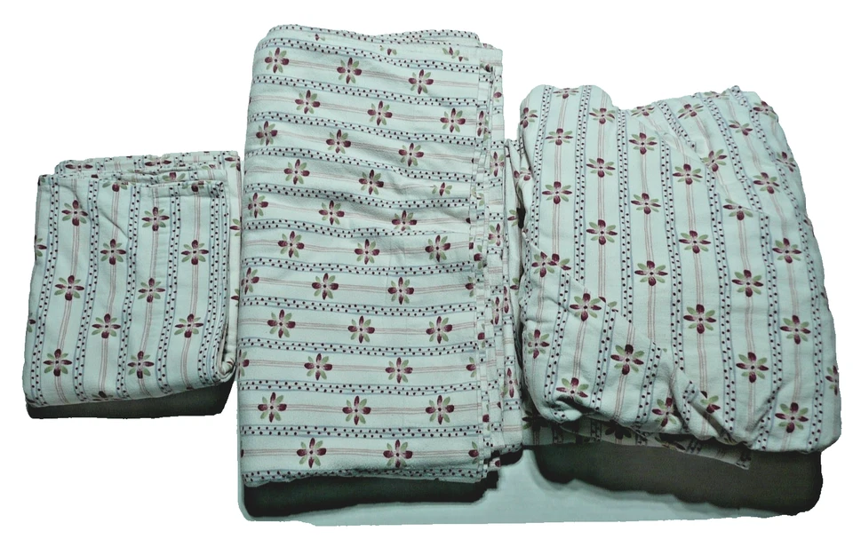 JC Penny Home Full Flannel Bed Sheet Set Flat & Fitted Cream Brick Red Floral - Image 1 of 4