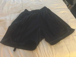 Rettro Shorts Preowned size Small - Picture 1 of 8