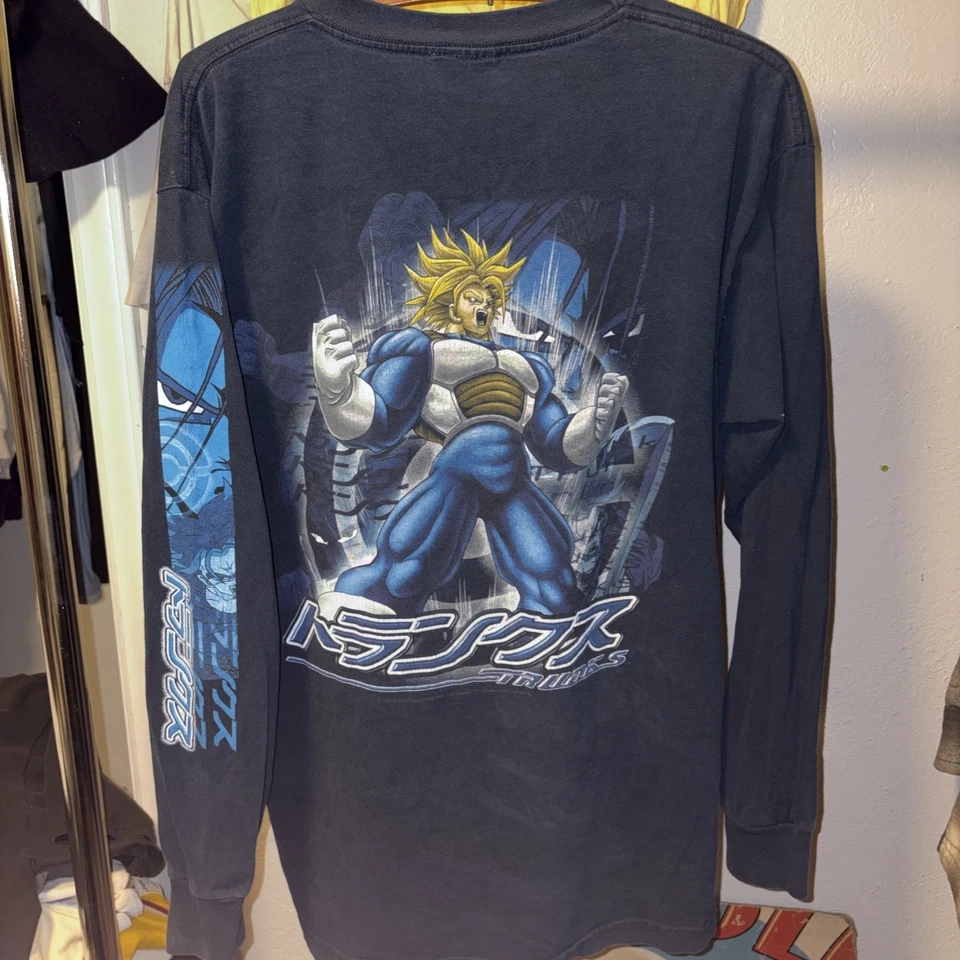 Camiseta Dragonball Z L era 2000-2004. Camiseta Trunks Anime Vintage Fatigada Desteñida  Foto 1 de 4