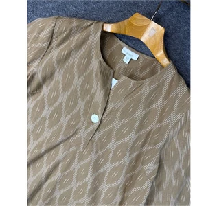 Neu mit Etikett J.Jill Ikat zierliches Blusentop mit einer Knopfleiste camelfarben cremefarben Größe SP Pure Jill - Bild 1 von 12