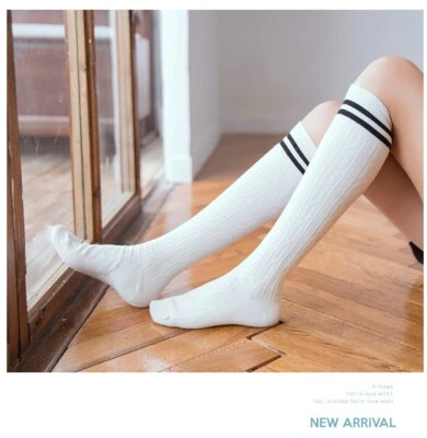 5 pares de calcetines medianos que absorben desodorante de algodón de color liso para mujer Foto 1 de 4