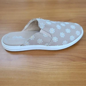 Clarks Women's Cloudstepper Flowers Skip On Loafer Multicolo 8 Canvas - Picture 1 of 6