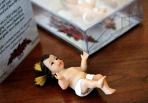 Baby Jesus Statue WITH CRIB and Story Card Gift Box Stocking Stuffer 3.25 inches - Picture 1 of 5