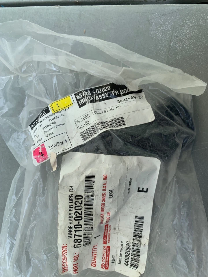 TOYOTA PORTA FRONTAL DOBRADIÇA SUPERIOR DIREITA ORIGINAL ORIGINAL DO FABRICANTE - Imagem 1 de 1