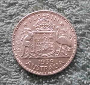 #C61.  1939  AUSTRALIAN  STERLING SILVER FLORIN TWO SHILLING  COIN - Bild 1 von 2