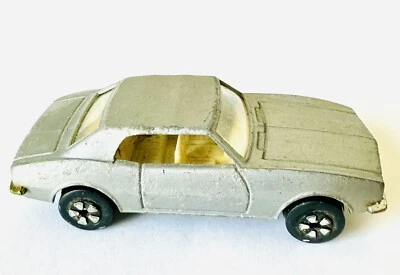 Vintage 1970 Playart Chevrolet Camaro SS Diecast 1:64 Prata com Interior Branco - Imagem 1 de 4