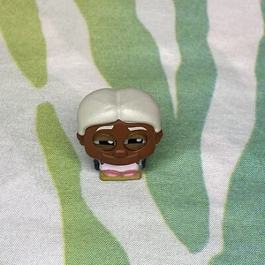 Disney Doorables Series 10 Exclusive Mama Coco Figure - Picture 1 of 6