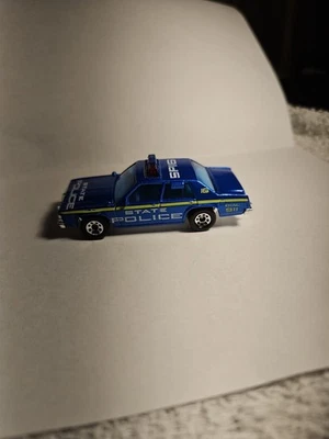 Matchbox Ford LTD 1987 Sp16 State Police Car Blue - Image 1 of 4