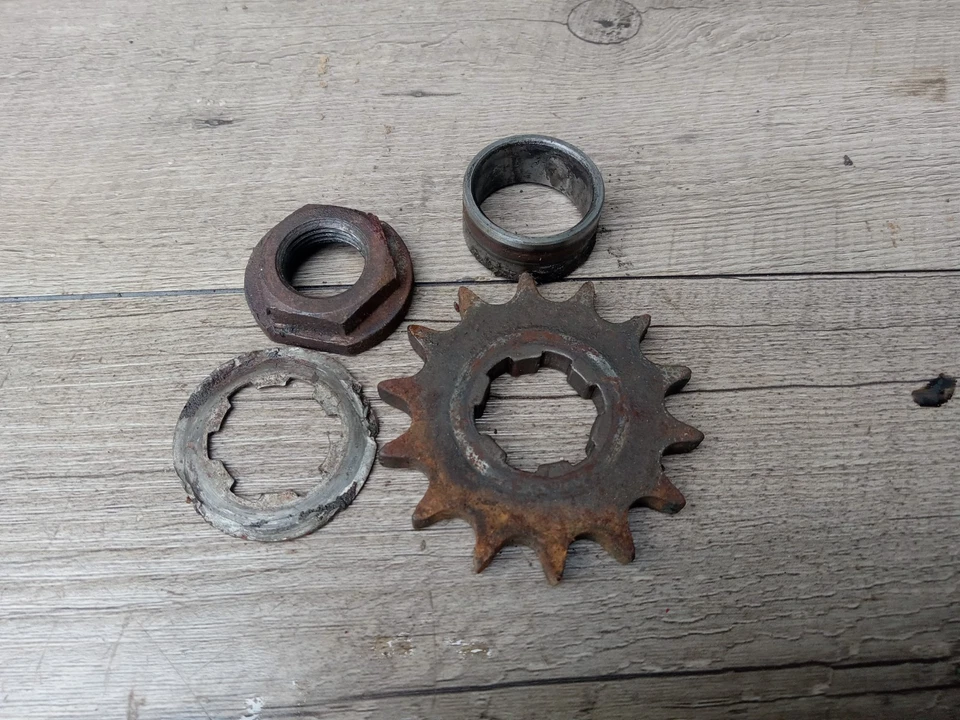1975 1976 KAWASAKI KT 250 Engine Sprocket kt250 trials oem original - Image 1 of 1