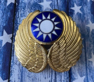 VISERA DE PILOTO DE LA FUERZA AÉREA NACIONALISTA CHINA POSTERIOR A LA SEGUNDA GUERRA MUNDIAL INSIGNIA TIGRE VOLADOR PROMEDIO - Imagen 1 de 4