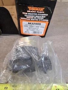 NOS Dorman M32900 Brake Master Cylinder Free Shipping - Picture 1 of 4