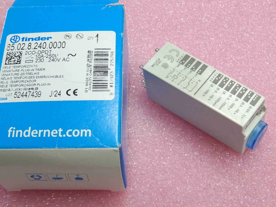 relais temporisé 0.05s-100h embrochable finder 85.02.8.240.0000 230/240V 10A 2CO