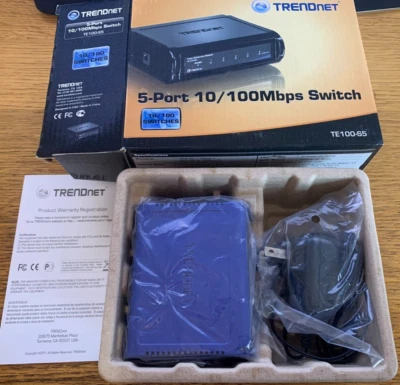 TRENDnet  TE100-S5 (TE100S5) 5-Ports External GREENnet Switch 10/100 Mbps - Image 1 of 4