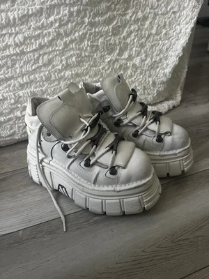 Botas Rock Nuevas Blancas Talla 38 Foto 1 de 4