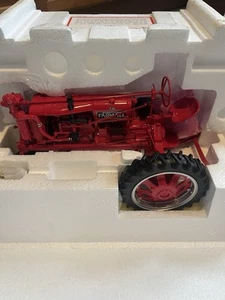Farmall F-20 Tractor Franklin Mint 1/12 Scale Red NIB - Picture 1 of 10