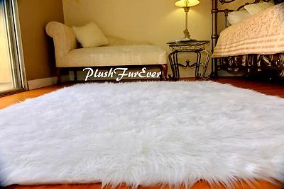 Black Friday 3' x 5' Snow White Rectangle Faux Fur Rug Made in USA 00 - Image 1 of 4