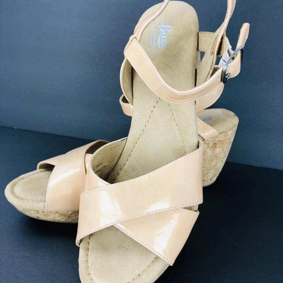 Sandalia de cuña con plataforma de bajo beige charol cuero 10 correas de hebilla zapatos de tacón de corcho Foto 1 de 4