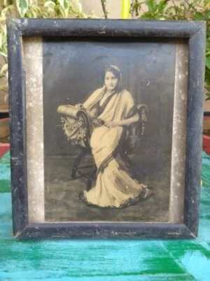 Vintage Indian Beautiful Women Black & White Picture Photograph Print Framed - Image 1 of 4
