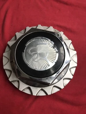 Mercury Cougar center cap F5WC-1A096-AA (308) One Broken Clip Foto 1 de 4