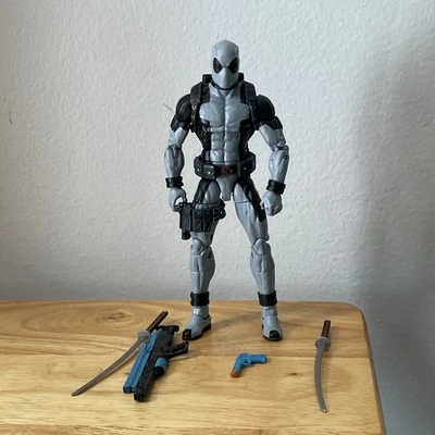 Marvel Legends Sasquatch Series X-Force Deadpool Figur - Bild 1 von 4
