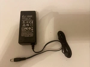 ADAPTADOR DE CORRIENTE CULLPOWER - 12V 2A - 3.0A - Imagen 1 de 7