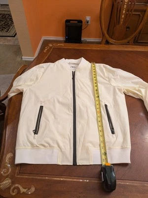 Chaqueta Bomber Zara Hombre Blanca Texturizada Talla L Foto 1 de 4