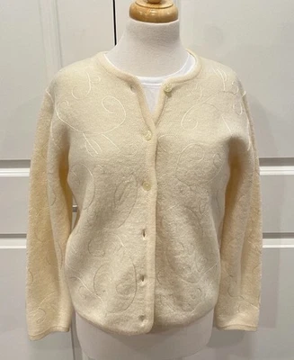 Womens Pendleton Sweater Cardigan Size M Beige 100% Virgin Wool USA Oregon - Image 1 of 4